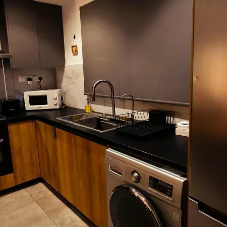 Semesterbostad Light Garden *